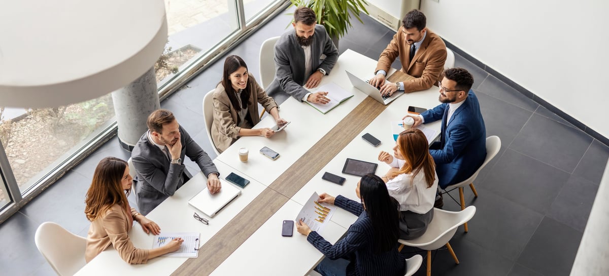 Equipo directivo de IRMANI en reunión de trabajo